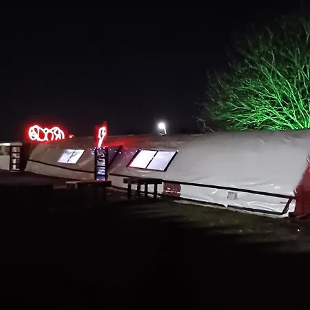 хард рок студио япара Tatil parkı